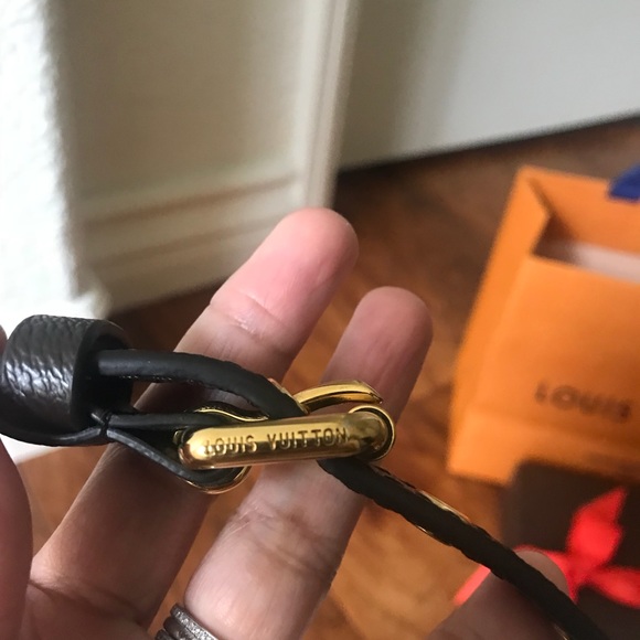 SOLD !!! LV adjustable mono strap - Picture 3 of 4